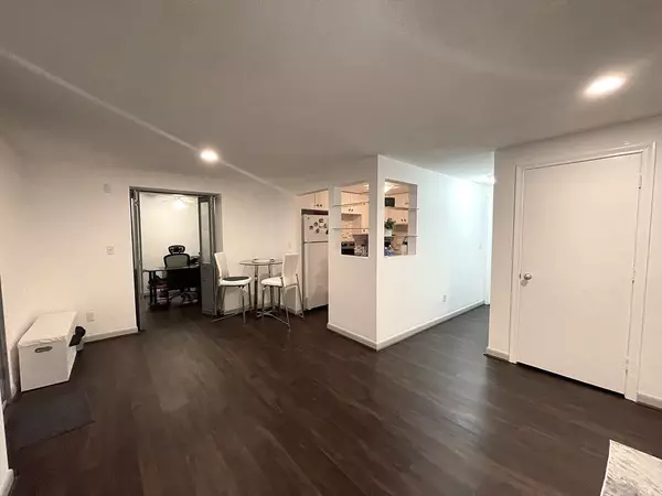 Framingham, MA 01701,1325 Worcester Rd #C3