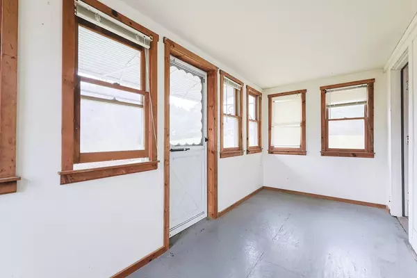 West Brookfield, MA 01585,71 W Main St