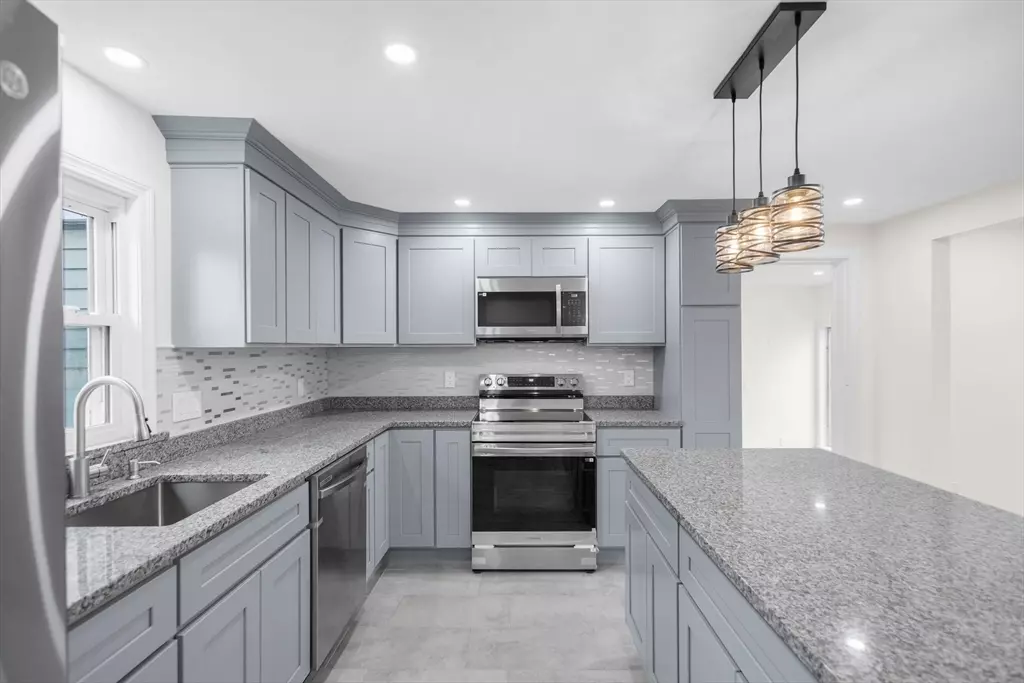 Blackstone, MA 01504,25 Lakeview St