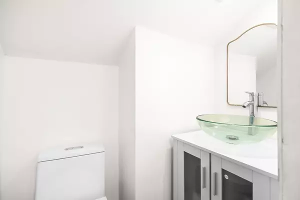 Blackstone, MA 01504,25 Lakeview St