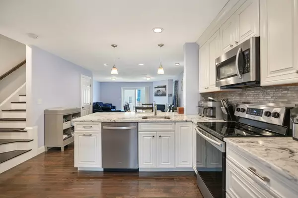 Lakeville, MA 02347,1 Landing Way #1