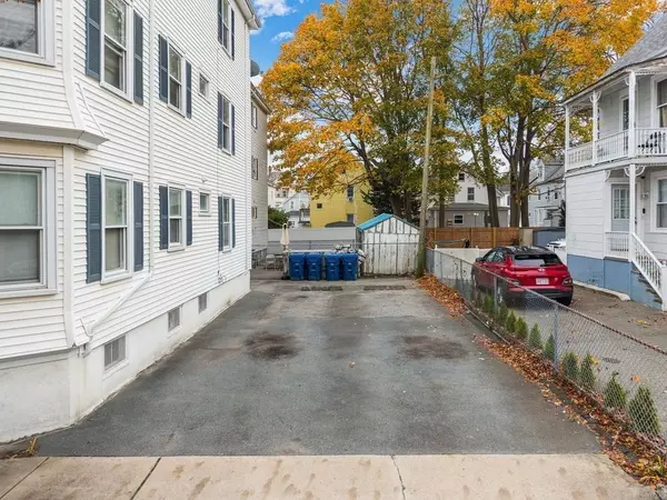 New Bedford, MA 02746,334 Earle St