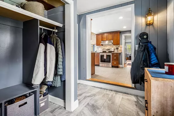 Wenham, MA 01984,4 Puritan Rd