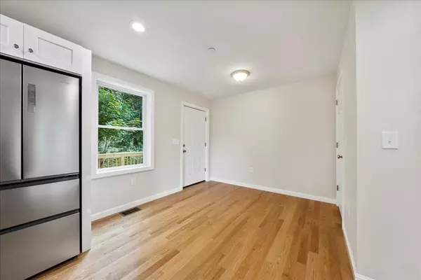 Westford, MA 01886,62 North Main Street #62