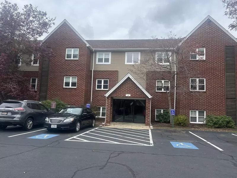 35 Longworth Ave #17, Brockton, MA 02302