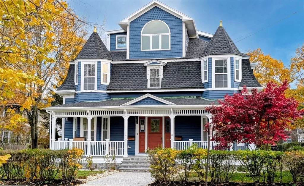 Newton, MA 02460,10 Washington Park