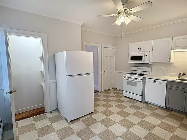 Quincy, MA 02169,39 Hall Place #39