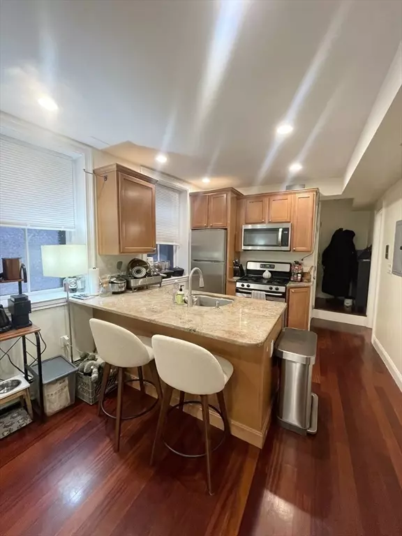 Boston, MA 02114,76 West Cedar #G