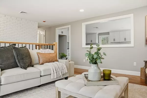 Westport, MA 02790,308 Robert Street