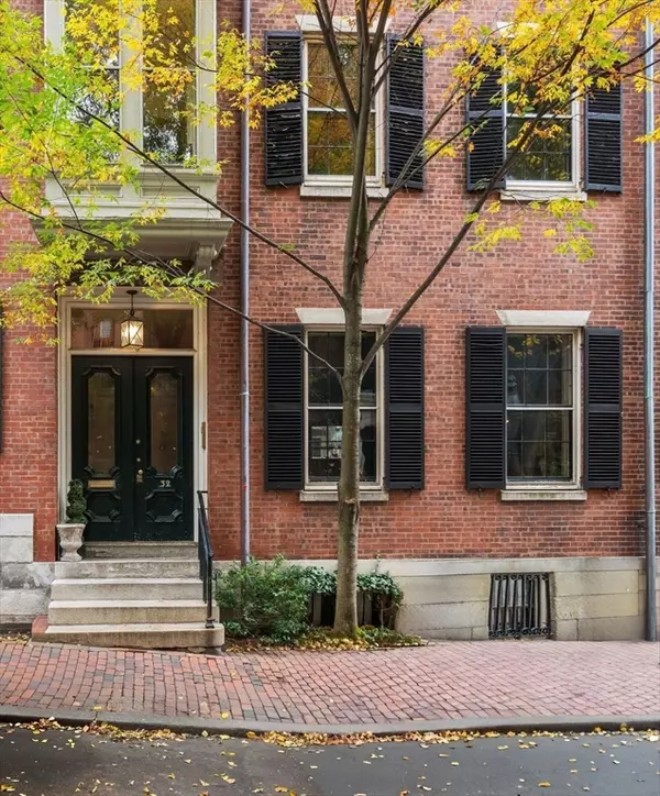 Boston, MA 02108,32 Chestnut St #2