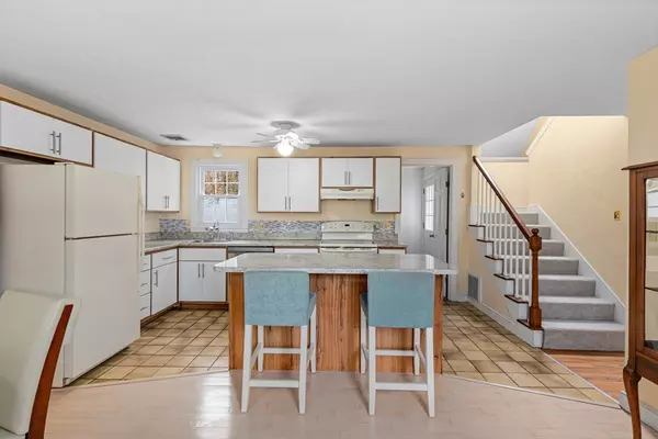 Plymouth, MA 02360,12 State Rd #1B