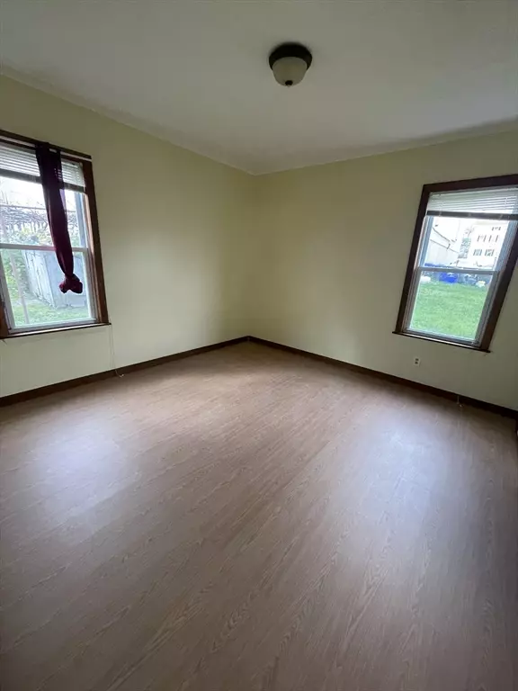 Fall River, MA 02721,33 Nashua St #1S