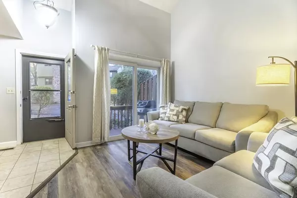 Ashland, MA 01721,84 E Bluff Rd #84