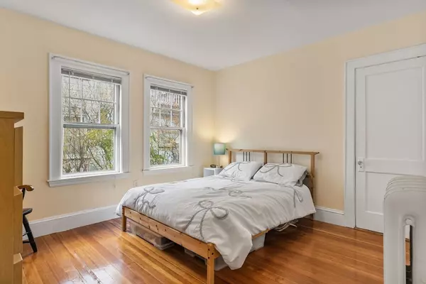 Boston, MA 02134,11 Easton St.