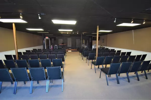 Kingston, NH 03848,160 Main #D