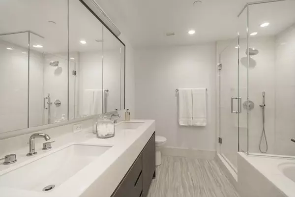 Boston, MA 02114,100 Lovejoy Wharf #11C