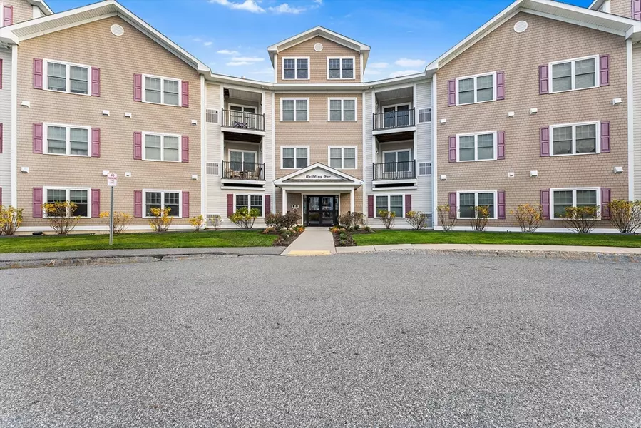 360 Andover St #1310, Danvers, MA 01923