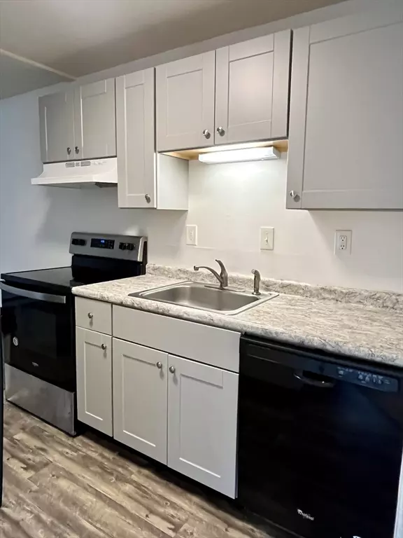 Northampton, MA 01060,80 Damon Road #8203