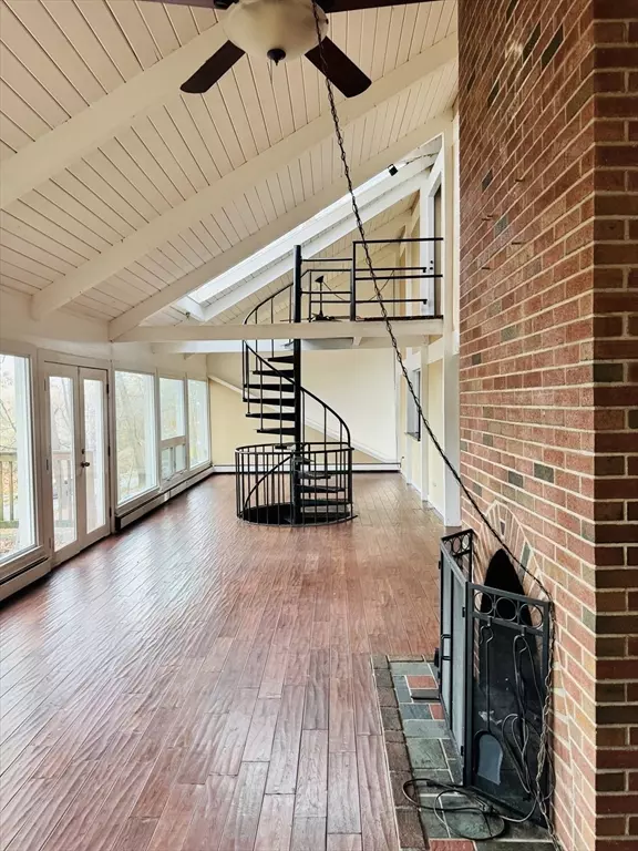 Agawam, MA 01030,550 Southwick St