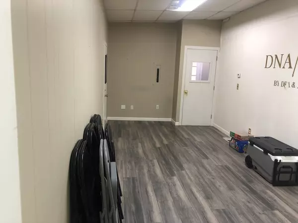 Worcester, MA 01603,1405 Main St #2