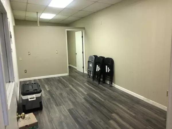 Worcester, MA 01603,1405 Main St #2