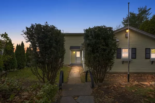 West Brookfield, MA 01585,25 Highland Trl