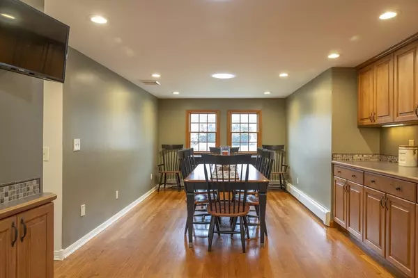 Douglas, MA 01516,9 Church St