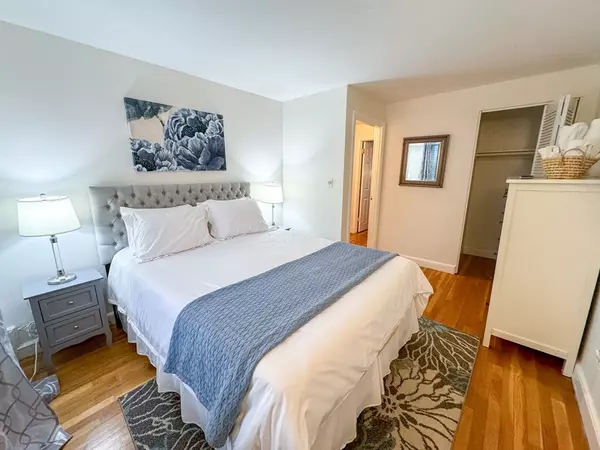 Brookline, MA 02445,91 Chestnut St #6