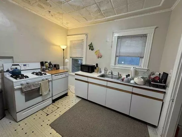 Somerville, MA 02144,28 Sunset Rd #1