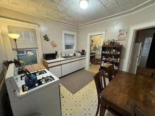 Somerville, MA 02144,28 Sunset Rd #1