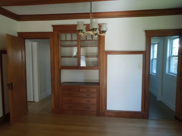 Watertown, MA 02472,11 Clyde Road #11