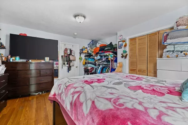 Milford, MA 01757,33 Chestnut St