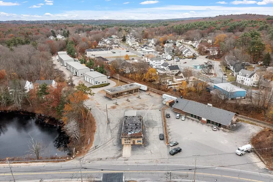 679 Linwood Ave, Northbridge, MA 01588