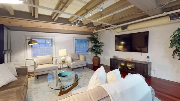 15 Union St #4, Boston, MA 02108