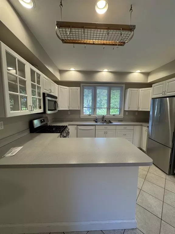 Newton, MA 02467,62 Crosby Rd #1