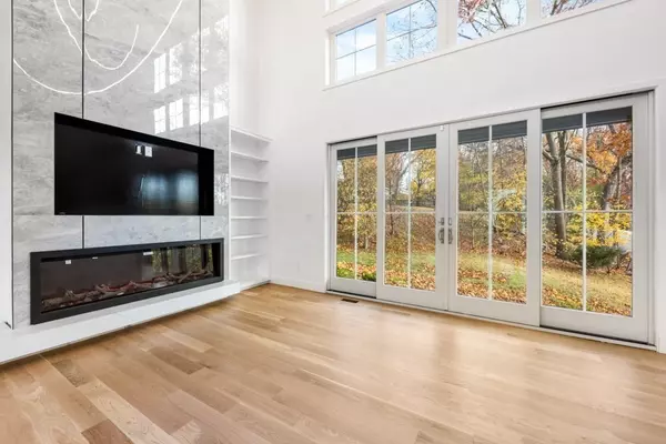 Needham, MA 02494,12 Hill Street