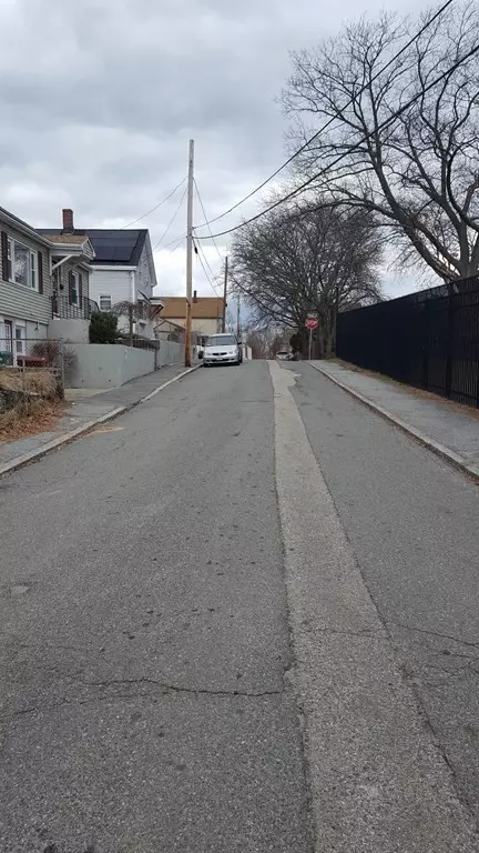 Lowell, MA 01852,77 Livingston Street #A