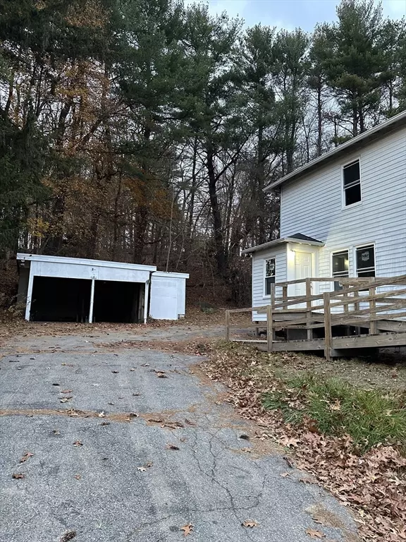 Oxford, MA 01537,707 Main St