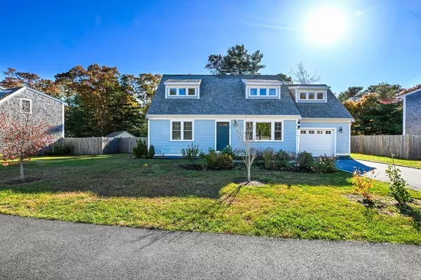 12 Beach Plum Path, Falmouth, MA 02536