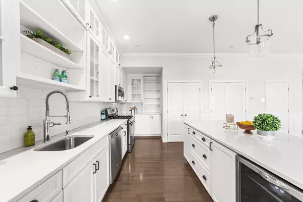 Boston, MA 02127,823 East Sixth Street #5