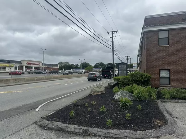 Stoughton, MA 02072,1044 Central St #103