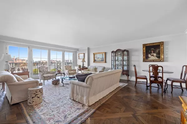 Boston, MA 02116,180 Beacon #9G