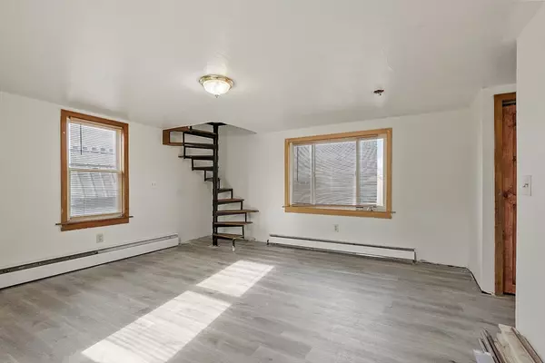 Winchendon, MA 01475,118 Spring St