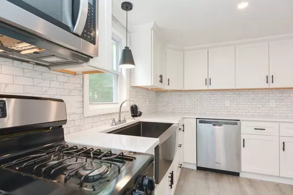 Ashland, MA 01721,8 Roberts Rd