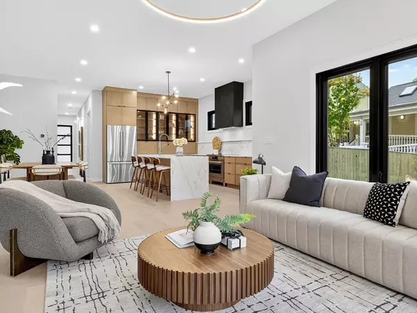 Newton, MA 02465,10 Crescent St. #1