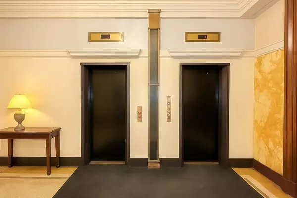 Springfield, MA 01103,140 Chestnut #709