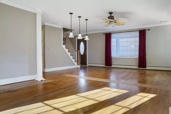 Dartmouth, MA 02747,135 Old Westport Road