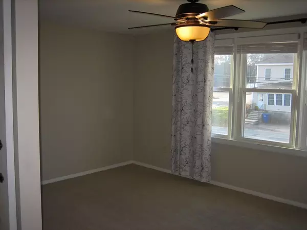 Leominster, MA 01453,706 Lancaster St #2