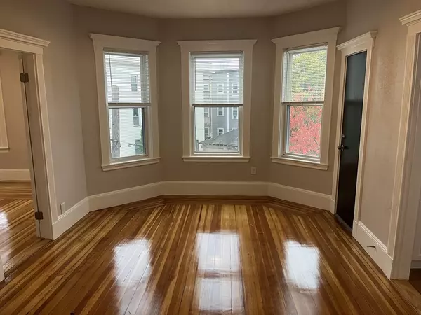 Lynn, MA 01902,44 Chestnut Street #3