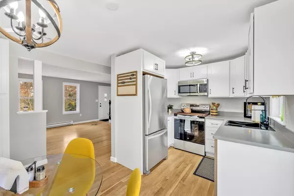 Falmouth, MA 02536,47 Shallow Pond Ln